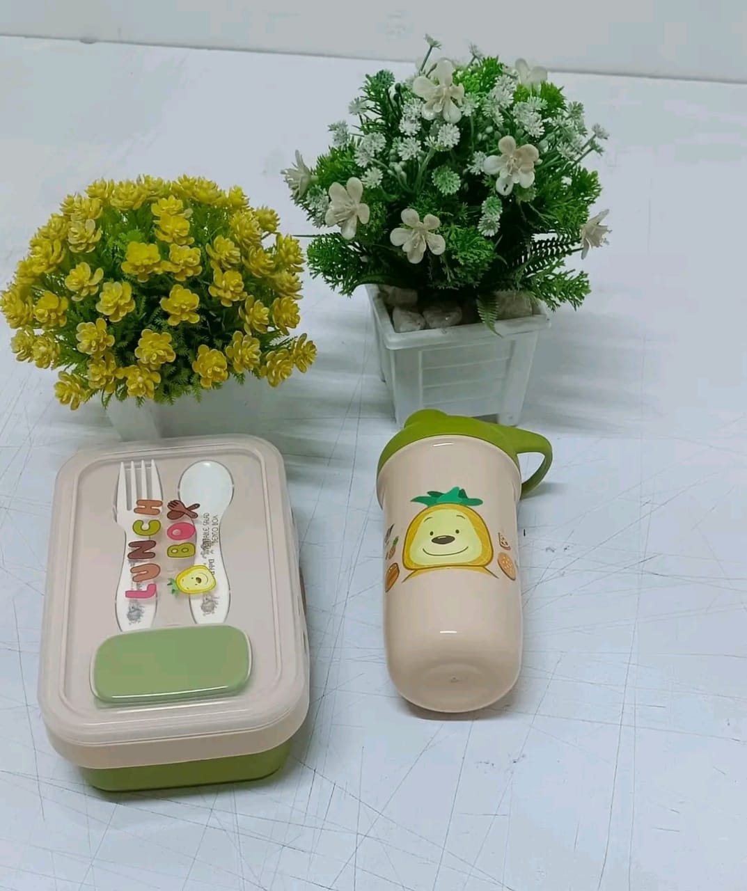Lunch box with water bottle - Image 3